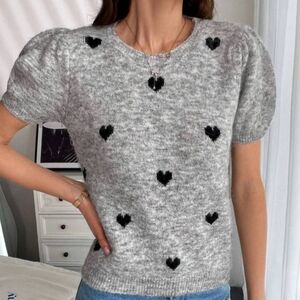 SHEIN Frenchy Heart Pattern Casual Round Neck Short Sleeve Knit Sweater Top